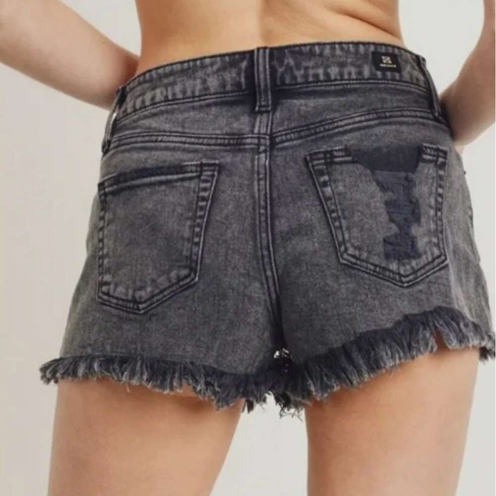Letter to Juliet Distressed Jean Shorts Womens L 32" Washed Black Grunge Y2K New